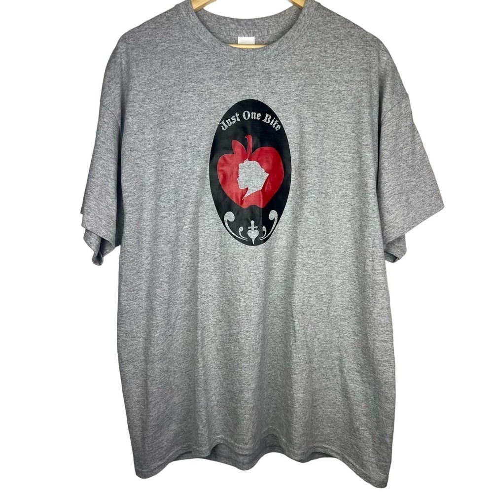 NEW JUST ONE BITE Snow White Apple Gildan Cotton Gray T-Shirt Size XL